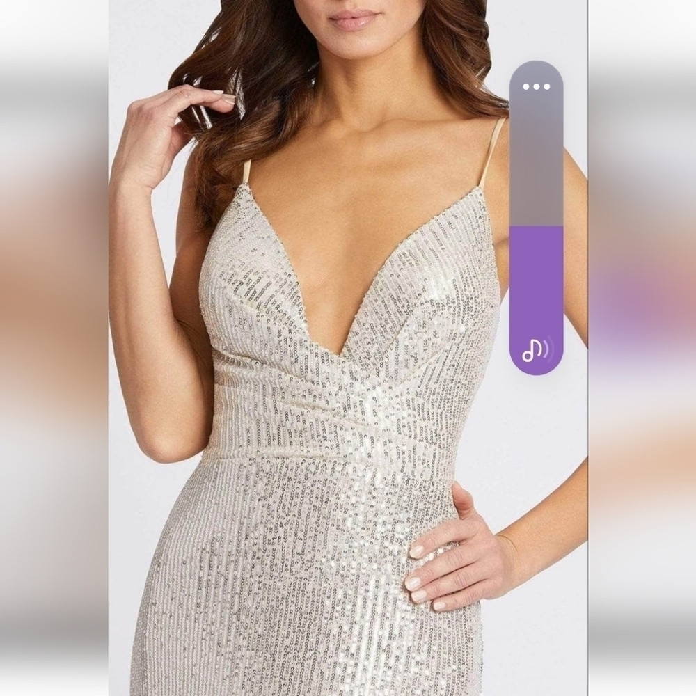 Mac Duggal Ieena 70142 Halter Gown NWT Ombre  size 4